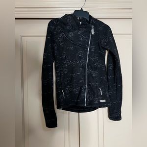 Bench jacket women’s size M only wore to try on perfect condition